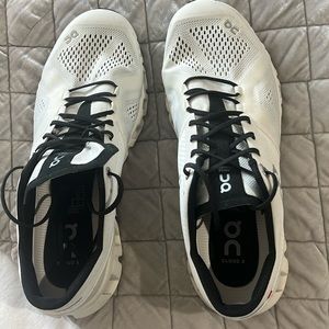 Men’s On Cloud white sneakers
